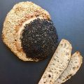 SOLAR ECLIPSE BREAD - DAS BROT ZUR[...]