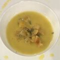 Thailauchsuppe mit Thymian-Croûtons (Nina[...]