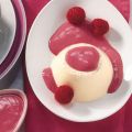 Panna cotta mit Himbeersauce