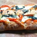 Ciabatta Partybrot mit Tomate, Mozzarella und[...]