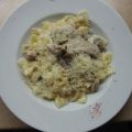 Farfalle mit Schweinefleisch und Champignon