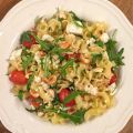 Nudeln mit Feta, Rucola, Kirschtomaten und[...]