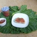 Rhabarberkonfitüre mit Zitronenmelisse