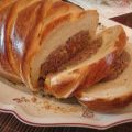 Flechtbrot mit Hackfleischfüllung
