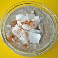 Porridge aus rohem Buchweizen mit Chia