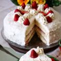 Erdbeer Kokos Torte mit Schoko-Mascarpone Creme