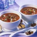 Gazpacho mit Kräuter-Walnüssen