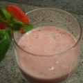Getränke: Buttermilch mit frischen Erdbeeren[...]