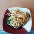 Spagetti mit Knoblauch und Peperoni und[...]