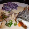 Fisch: Dorade-Möhren-Rolle mit Weinrahmsoße,[...]