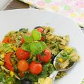 Summer Pasta with Avocado. Sommer Pasta mit[...]