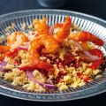 Couscoussalat mit Chili-Garnelen
