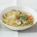 Thai-Kokos-Suppe mit Garnelen und Wan Tans