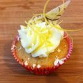 Hochzeits-Cupcakes mit Zitrone und weißer[...]