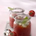 Geeiste Tomatensuppe mit Ziegenfrischkäse und[...]