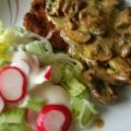 Steaks mit Champignons und buntem Salat