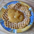 Buchweizen-Waffeln mit Apfelmus