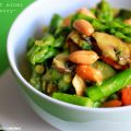 Gemüse mit einer Erdnuss-Curry Soße (vegan)