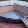 Käsesahnetorte in rosa