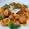 Orecchiette mit Tomatensugo und Salsiccia