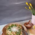Frühlingspasta mit Zitrone, Erbsen, Rucola und[...]