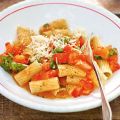 Rigatoni mit frischer Tomatensauce