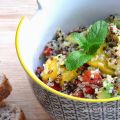 Hallo Sommer! Fruchtig-scharfer Quinoa-Salat
