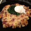 Kartoffel-Zwiebel-Rösti mit pochiertem Ei