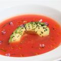 Geeiste Tomatensuppe mit Avocado, Limette,[...]