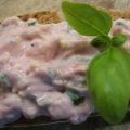 Frischkäse: Salat und Johannisbeergelee