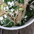 {Vegetarisch}: Reisnudelsalat mit Spinat und[...]