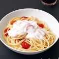 Spaghetti mit Tomaten und Limettenschaum