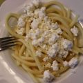 Makkaronia me tiri - Makkaroni mit Schafskäse