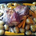 Schweinebraten von der Schulter mit Ofengemüse