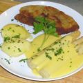 Wiener Schnitzel mit Spargel und Sauce[...]