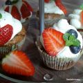 Brownie Cupcakes mit Erdbeeren