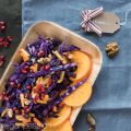 Gebackener Persimmon-Rotkohlsalat
