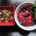 Gemischte Beeren mit Cerealien