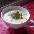 Blumenkohl-Creme-Suppe mit Fleischbällchen