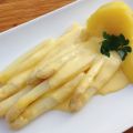 Sauce Hollandaise, Spargel und Kartoffeln aus[...]