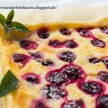 Schmandkuchen mit Stachelbeeren und Blätterteig