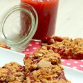 Erdbeerstreußel Riegel / Strawberry-crumble bars