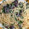 Spaghetti mit Gorgonzola, Kalamata-Oliven und[...]