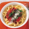 Spaghetti mit Tomaten und Olivenpaste