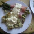 Spargel-Lachs-Röllchen mit Petersilienkartoffeln