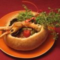 Hamburger frische Suppe im Brotkorb