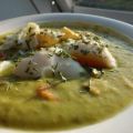 Suppe: Grüne Spargel-Pesto-Cremesuppe mit Ei,[...]