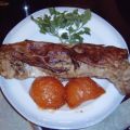 Deftiges Schweinefilet mit Tomaten-Trauben-Salat