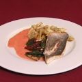 Dorade grise mit Bratkartoffeln und Sauce[...]