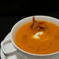Möhren-Ingwer-Suppe mit Orangenöl